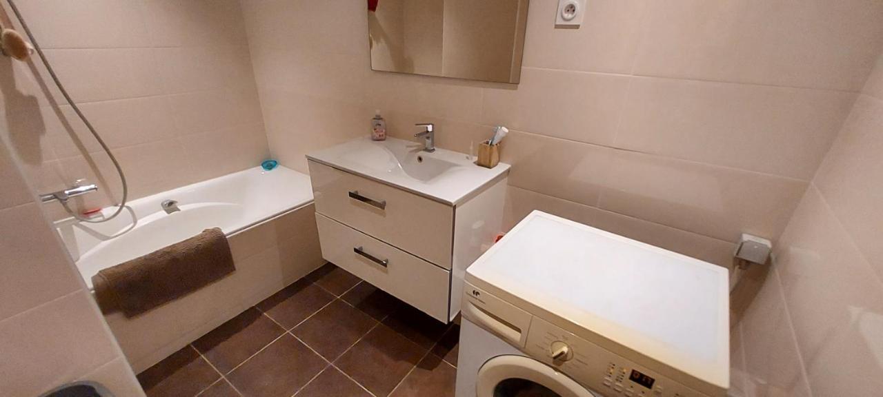 Chambre Lit 2 Personnes Dans Appartement Du Logeur Mandelieu La Napoule Bagian luar foto